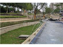 随州·红星国际广场营销中心前的绿化喷泉景观